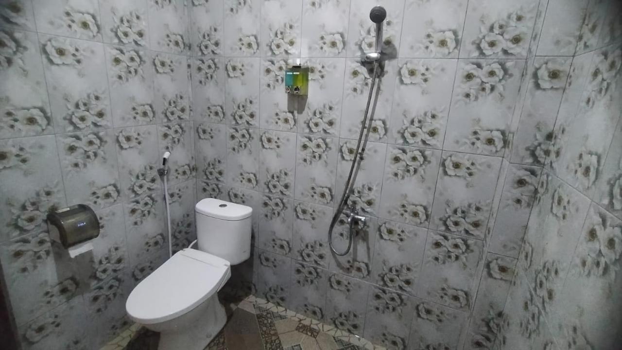 Wl Guesthouse Labuan Bajo Dış mekan fotoğraf